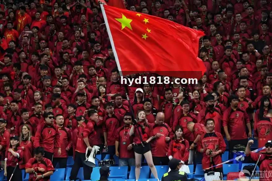 电竞牛 从青训营到世界赛舞台：一位国产中单选手的三年蜕变手记