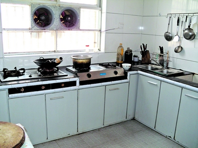 厨房专业设计 从“母亲换锅”新闻看空间布局与生活品质提升