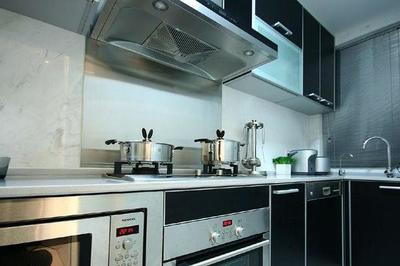 油烟机噪音标准解读与厨房专业设计指南